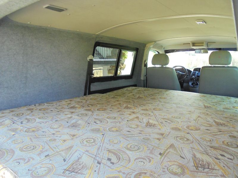 Volkswagen Transporter (2005) 2.0i- 85kW- OBYTNÁ ÚPRAVA - fotka 11 z 16