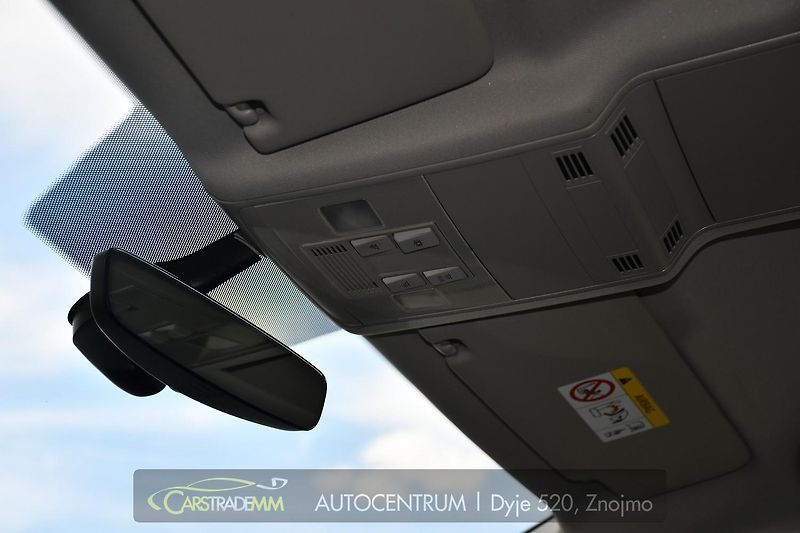Volkswagen Touran 2.0TDi DSG TAŽNÉ 2xKOLA  - fotka 44 z 52