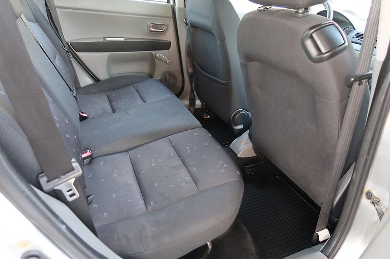 Mazda 2 (2004) 1,25i Comfort, 55 kW, ČR - fotka 18 z 30