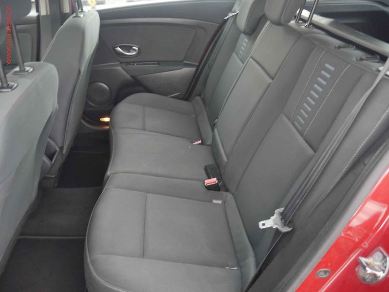 Renault Mégane (2010) 1.6i, ČR, autoAC, temp - fotka 10 z 15