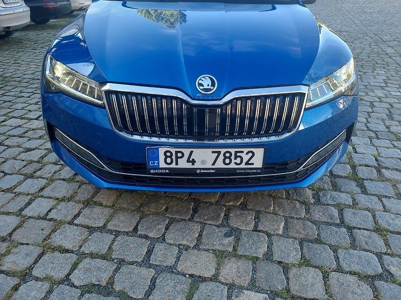 Škoda Superb Combi 2.0 TDI DSG - fotka 61 z 69