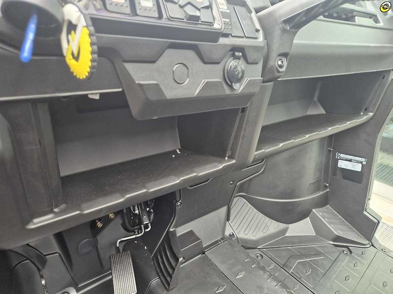 Can-Am Traxter HD 10 XMR INT (2025) Traxter HD10 XMR, MY2025 - fotka 21 z 52