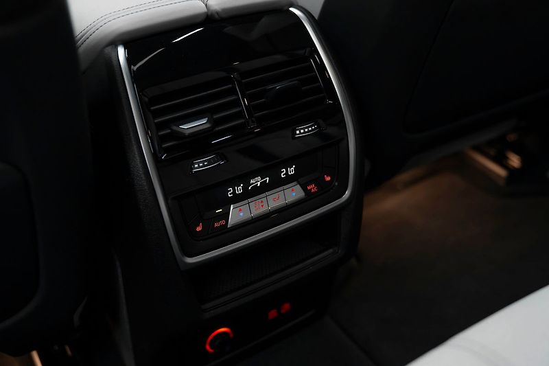 BMW X5 - fotka 24 z 26