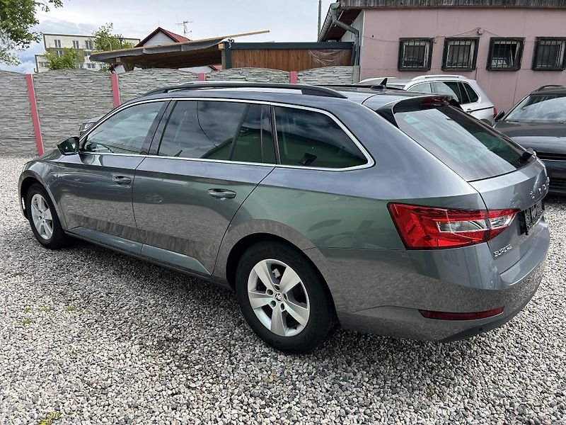 Škoda Superb (2022) 2.0 TDi 110 KW DSG - fotka 10 z 27