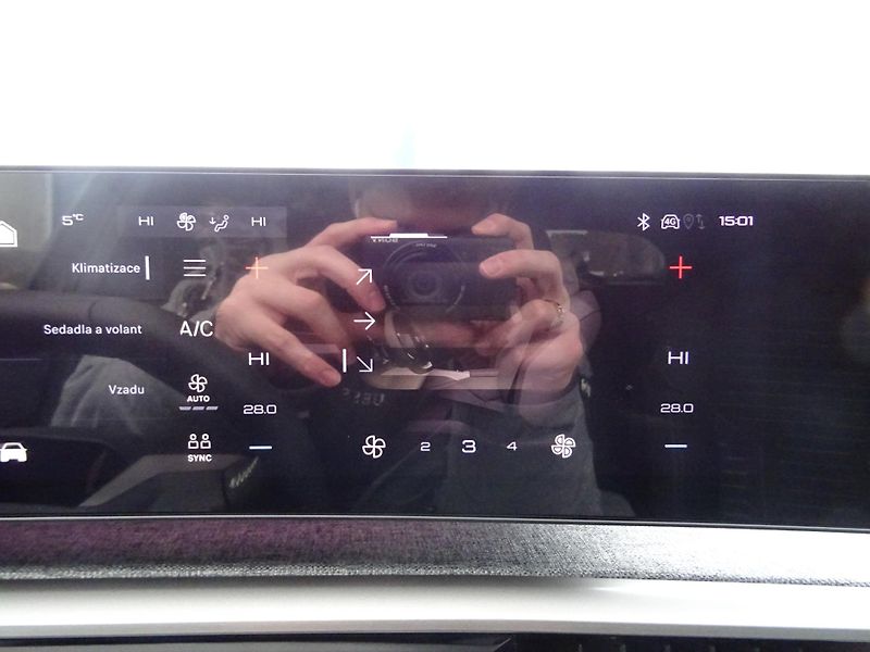 Peugeot 5008 (2026) GT Hybrid 145k e-DCS6 - fotka 31 z 56