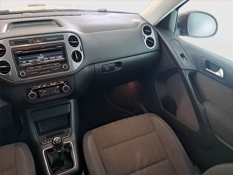 Volkswagen Tiguan (2012) 2.0 TDI, Serv.kniha - fotka 8 z 19