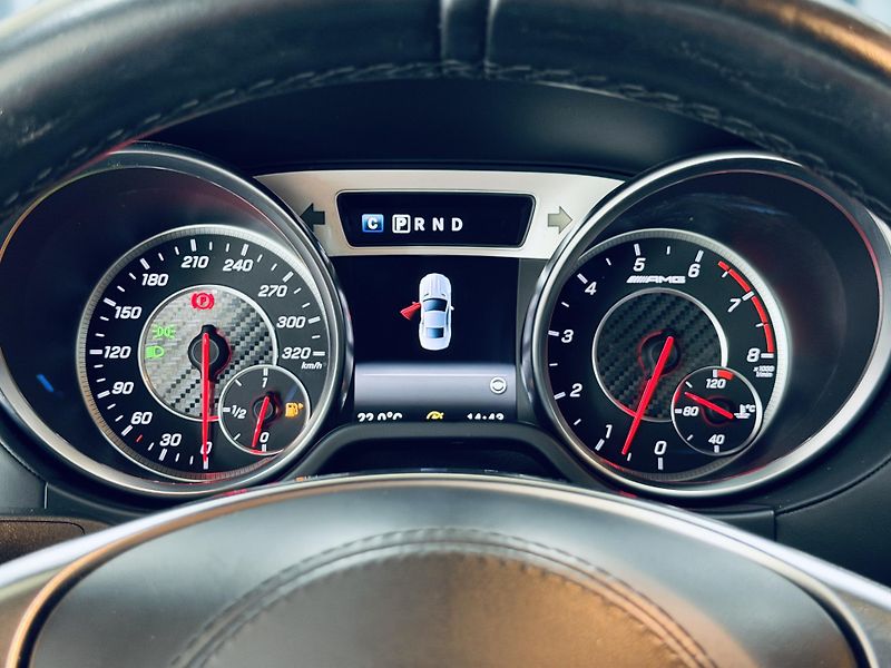 Mercedes-Benz SL (2017) 63*AMG*Masaže*Karbon* - fotka 35 z 40