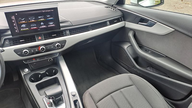 Audi A4 30 TDi S tronic Business line  - fotka 18 z 33
