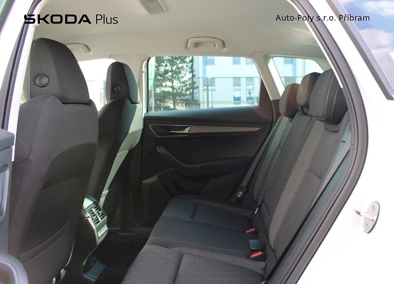 Škoda Karoq (2025) Top Selection 1.5TSI / 110kW 7 - fotka 21 z 24