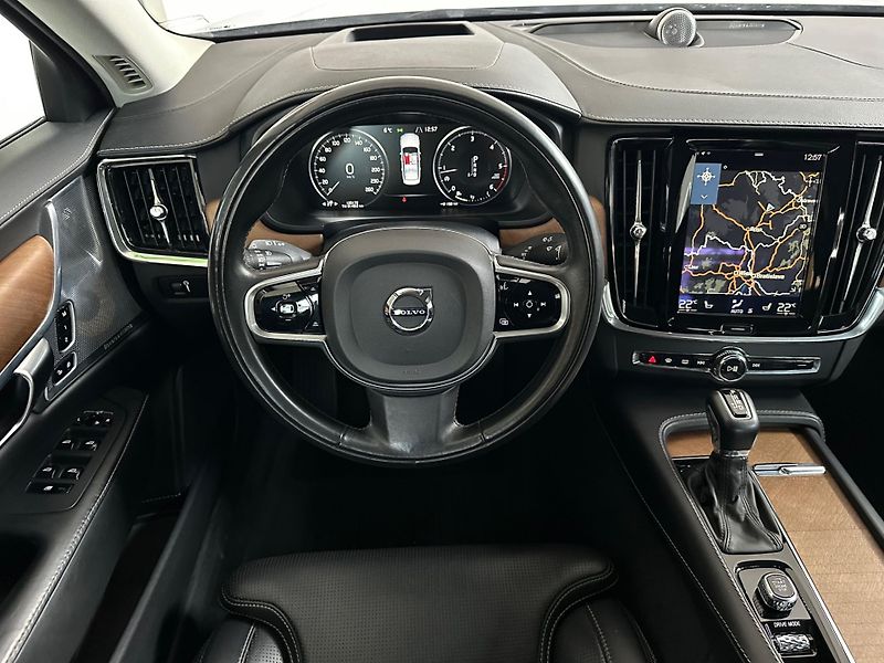 Volvo S90 (2018) D5 INSCRIPTION AWD  - fotka 11 z 34