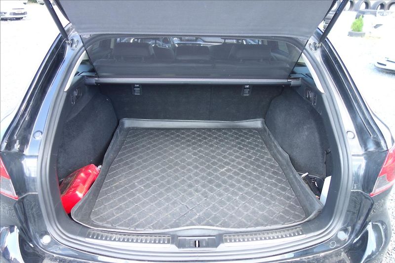 Mazda 6 2,2 D 129KW, SERV.KN., REVO. - fotka 17 z 39