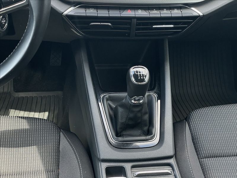 Škoda Octavia 2,0 TDI Combi Ambition Plus - fotka 13 z 23