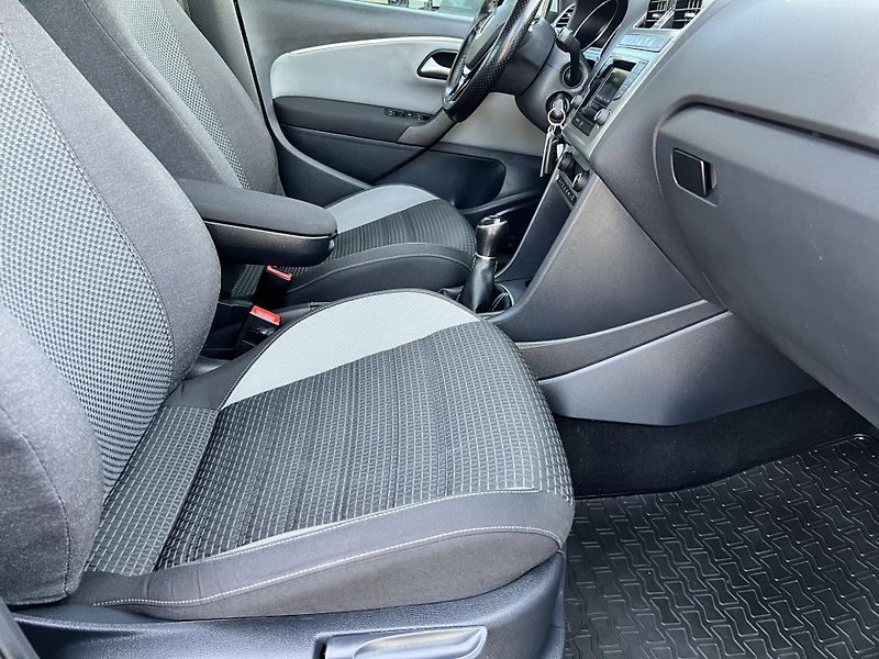 Volkswagen Polo Cross 1.0MPi 55kw TEMPOMAT ALU - fotka 35 z 49