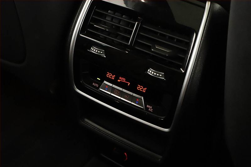 BMW X7 (2019) xDrive30d - fotka 28 z 29