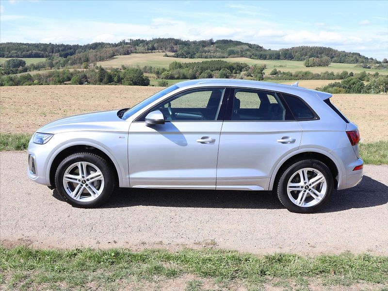 Audi Q5 3,0 50TDI 210kW S-line quattro - fotka 4 z 33