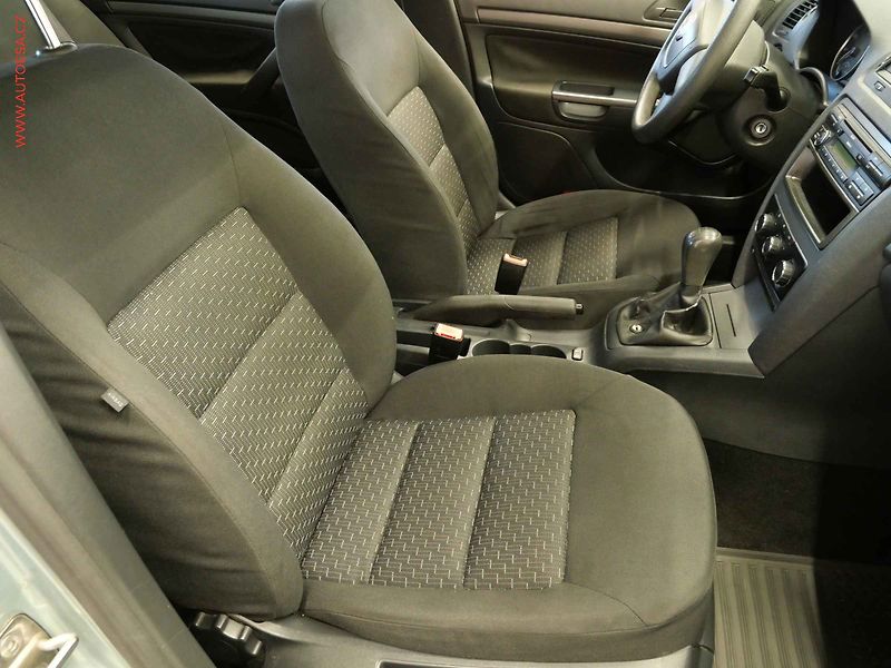Škoda Octavia (2012) 1.4 TSI, 2.maj,ČR, AC, TZ - fotka 12 z 18