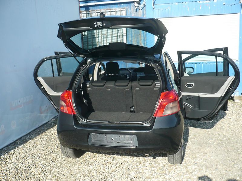 Toyota Yaris 1.0i 51Kw Klimatizace - fotka 18 z 26