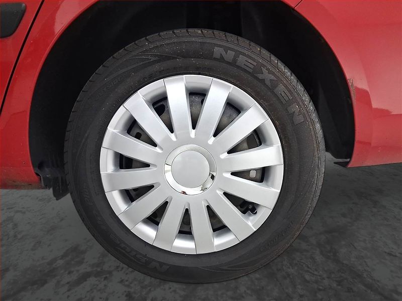 Škoda Fabia (2011) 1.2 TSI, nová STK, zamluveno - fotka 14 z 16