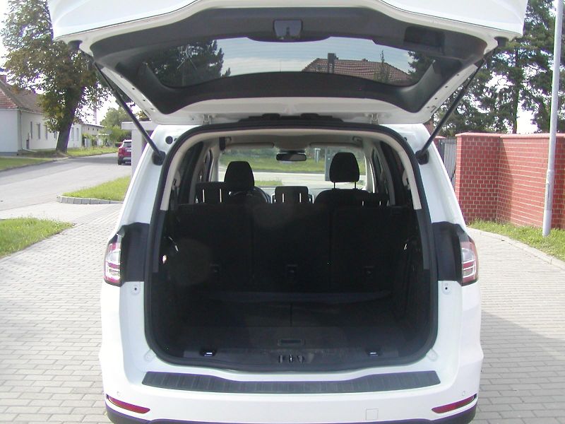Ford Galaxy 2.0TDCi,7-MÍST, BUSINESS,NAVI  - fotka 39 z 51