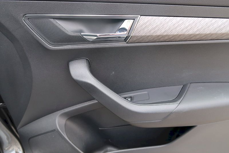 Škoda Karoq (2025) Top Selection 1.5 TSI 110 kW D - fotka 25 z 29