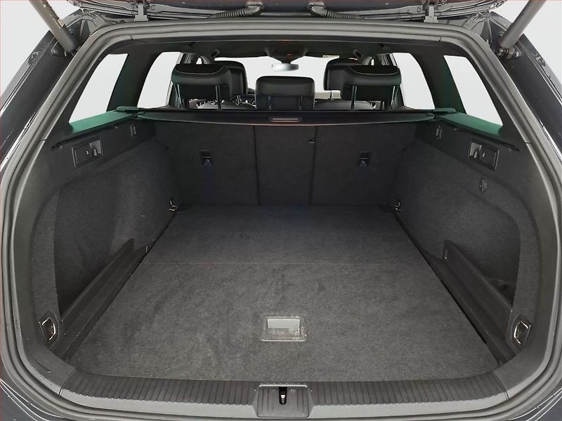 Volkswagen Passat (2021) 2.0 TDI, Automat, Kůže, Navi - fotka 14 z 23
