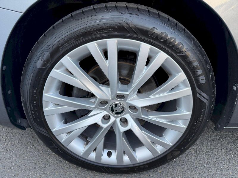 Škoda Superb (2023) 2.0 TDI 110kW DSG Business - fotka 35 z 35