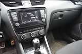 Škoda Octavia (2014) COMBI III. 2,0 TDI RS DSG - náhled 16