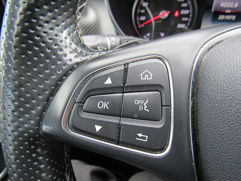 Mercedes-Benz Třídy V 2,1 V250 Avantgarde Long Autom - fotka 26 z 35