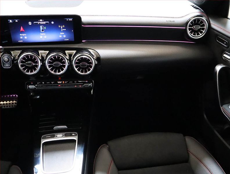Mercedes-Benz CLA (2023) AMG Paket 200 d - fotka 8 z 27