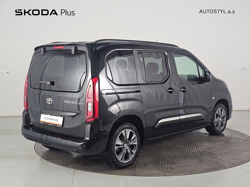 Toyota ProAce City Verso (2025) 1.2T 110k Short Family L1 - fotka 2 z 28