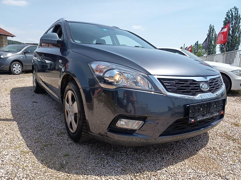 Kia Ceed (2010) 1.4SW - fotka 5 z 37