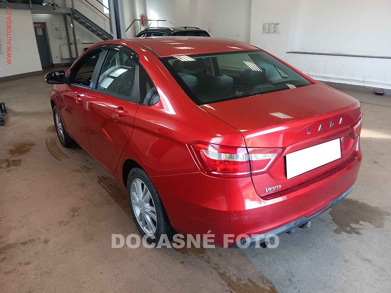 Lada Vesta (2017) 1.6, 1.maj, servis.kniha - fotka 2 z 3