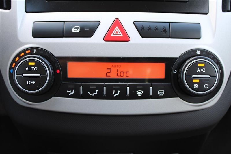 Kia Ceed 1,6 CRDi  NOVÉ V ČR,1.MAJITEL - fotka 12 z 21