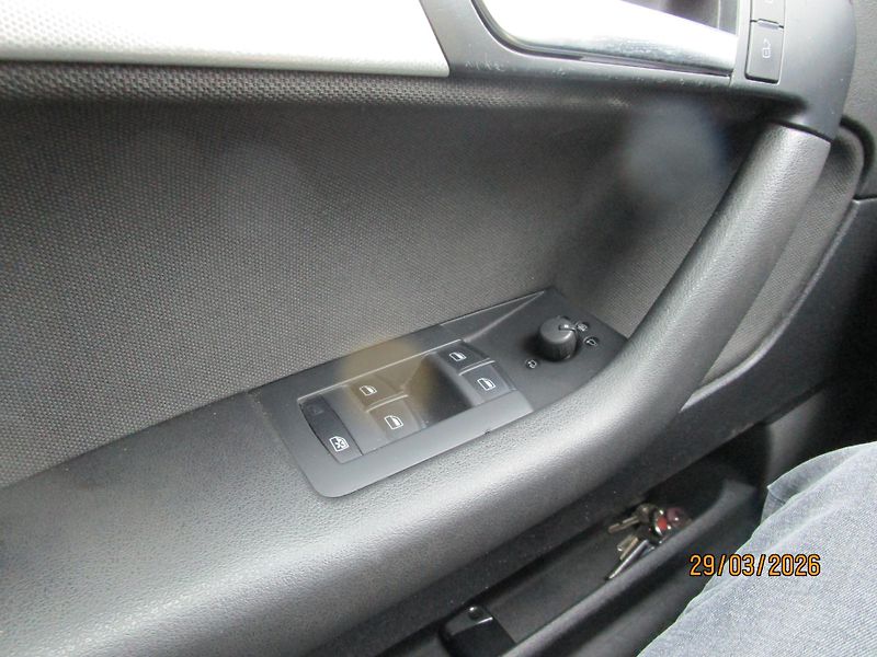 Audi A3 (2009) 2,0 TDi DSG panorama - fotka 16 z 28
