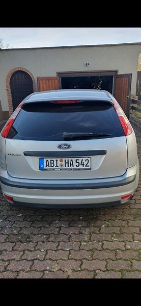 Ford Focus 1.6i 74KW 2005 - fotka 3 z 10