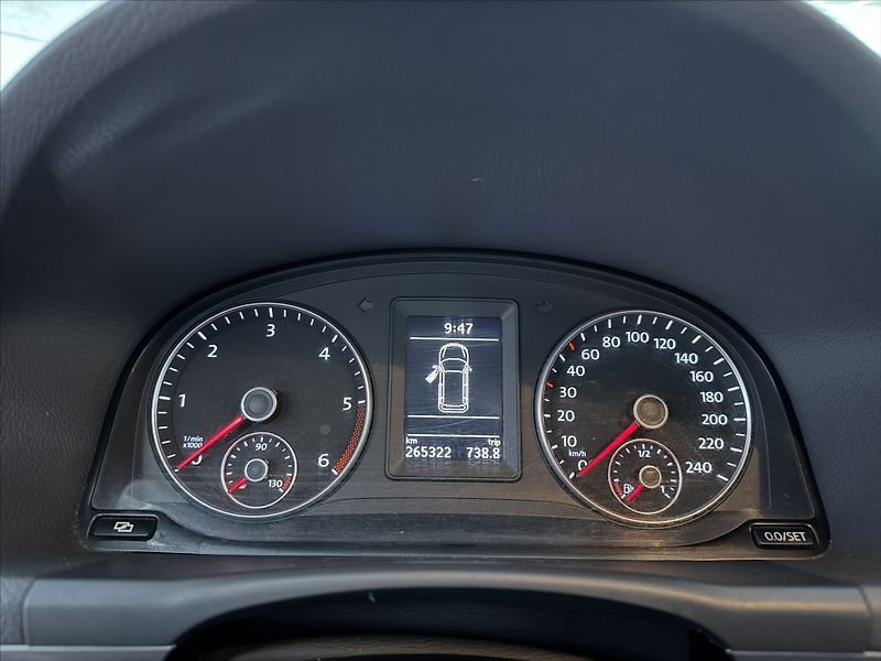 Volkswagen Touran 1,6   TDI 77KW VÝHŘEV TAŽNÉ - fotka 13 z 19