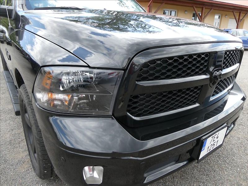 RAM 1500 5,7 HEMI Bighorn 295kW AT8 - fotka 4 z 35