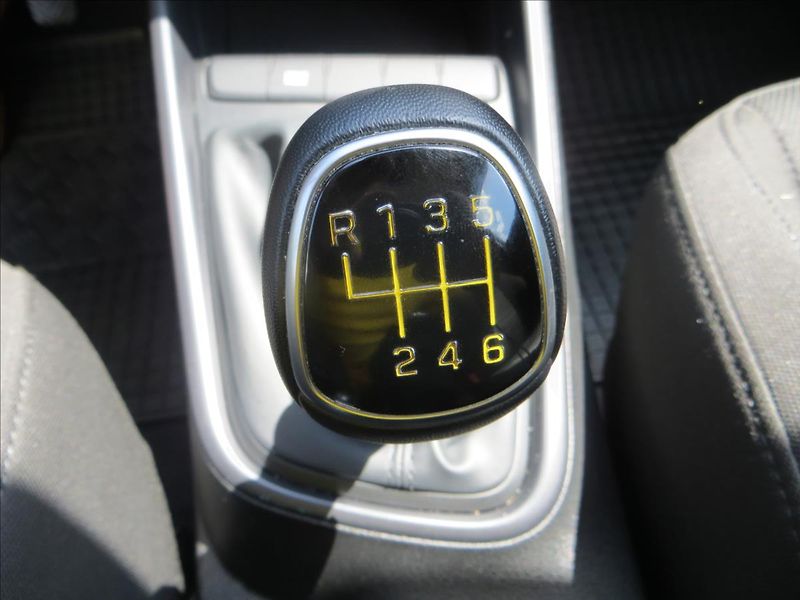 Hyundai Bayon 1,0 tGDI 74kW Comfort Club ČR - fotka 15 z 22