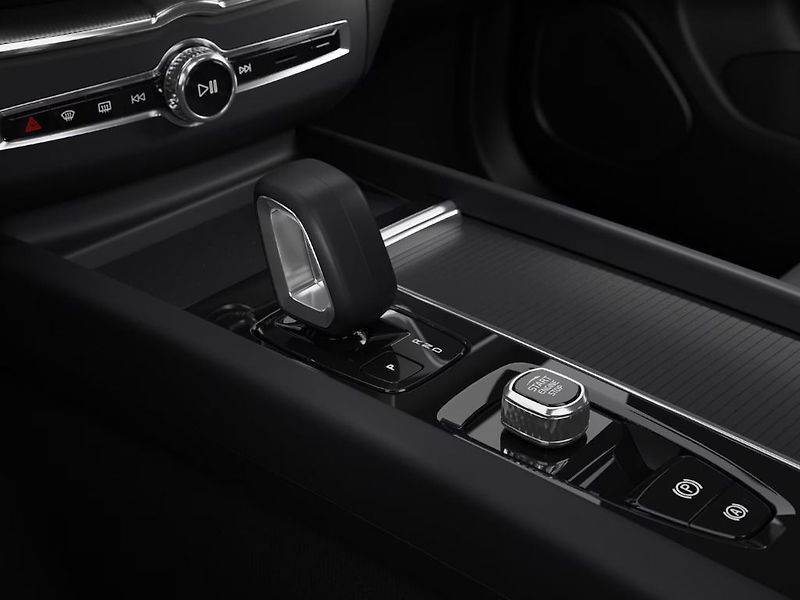 Volvo XC60 ESSENTIAL B5 AWD 184kW 4x4 - fotka 11 z 12