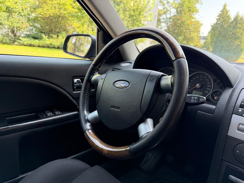 Ford Mondeo 2,0 TDCi Combi / 96 kW / - fotka 19 z 22