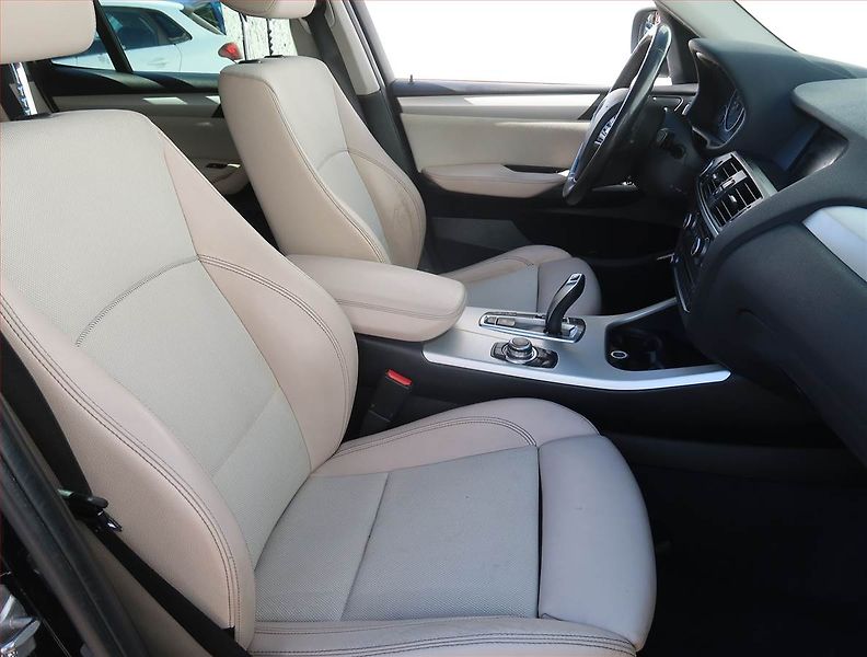 BMW X3 (2012) xDrive20d, 4X4, Automat - fotka 9 z 21