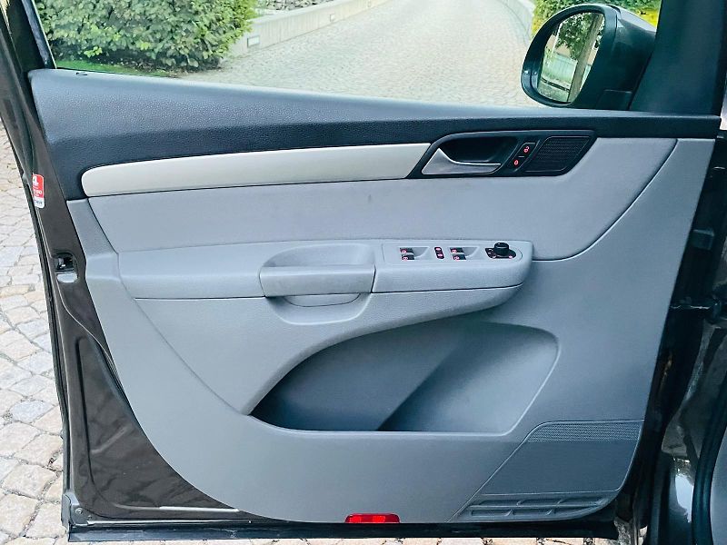 Seat Alhambra 2.0TDI MANUÁL 7MÍST SERVISKA - fotka 35 z 50