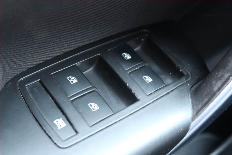 Opel Insignia (2009) 2.0 CDTI, Navi, Tempomat - fotka 15 z 19