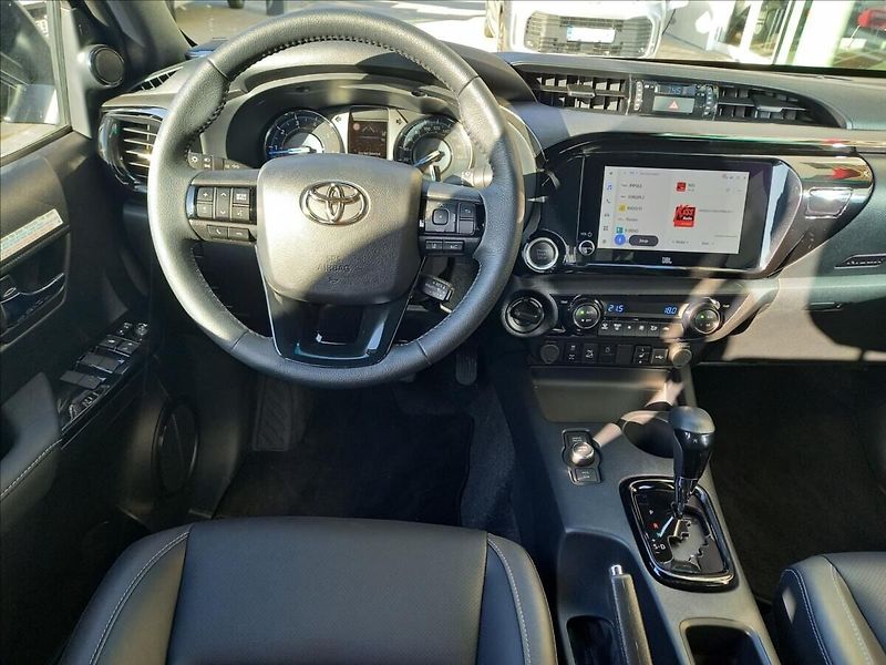 Toyota Hilux 2,8 Invincible  Double Cab - fotka 11 z 13