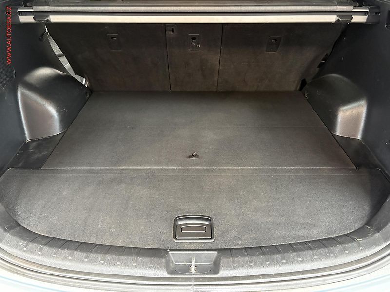 Hyundai Santa Fe (2014) 2.2 CRDi 4x4, Style, xenon - fotka 7 z 16