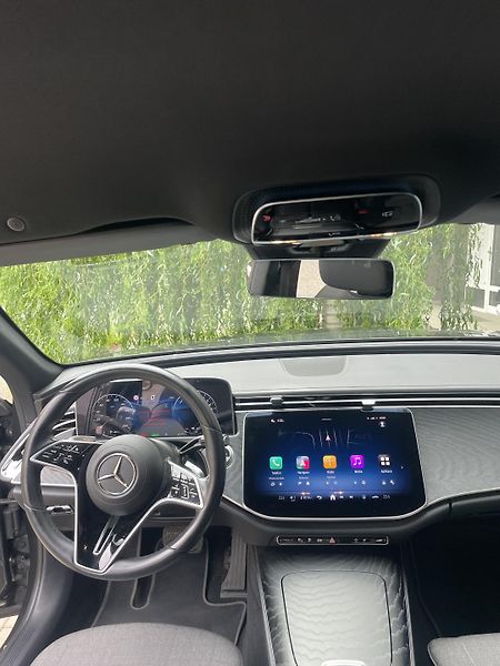 Mercedes-Benz Třídy E (2023) E300e model 2024 DPH - fotka 11 z 12