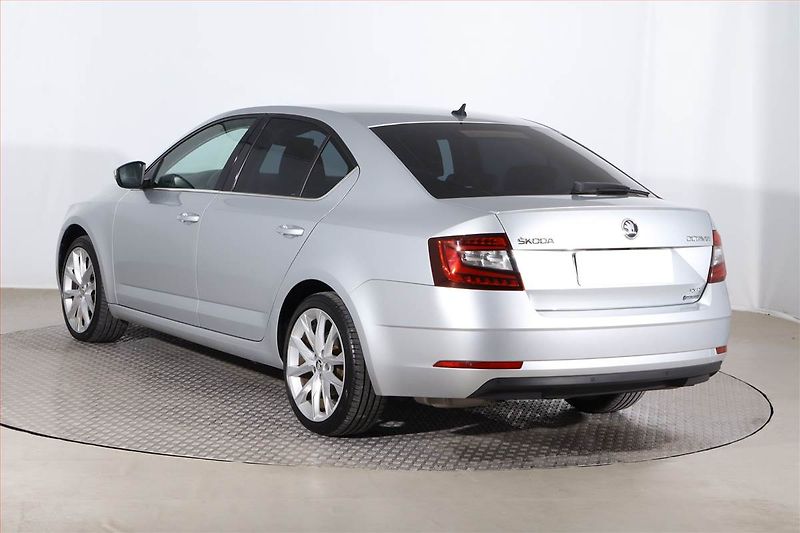 Škoda Octavia (2018) Style 1.8 TSI, 4X4, Automat - fotka 4 z 28