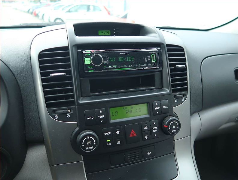 Kia Carnival (2008) 2.9 CRDi, 7 míst, nová STK - fotka 16 z 17