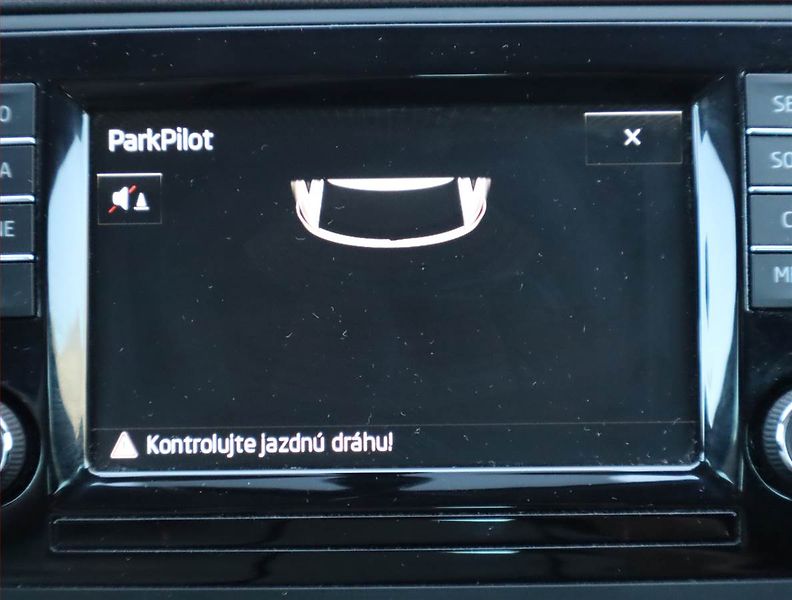 Škoda Rapid (2016) Spaceback 1.2 TSI, Tempomat - fotka 16 z 16