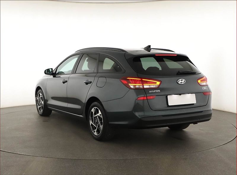 Hyundai i30 (2024) Family Smart 1.5 DPI, Navi - fotka 4 z 20